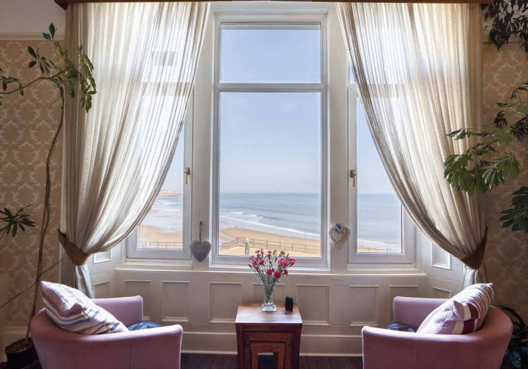 Seafront apartment with panoramic views of Longsands Beach, Tynemouth